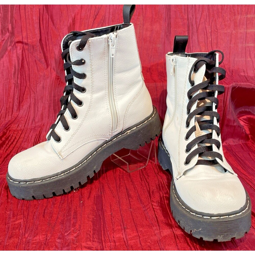 Womens NWOT Sincerely Jules "Harley" Platform White Leather Combat Boots sz 6M
